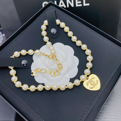 Heart Pendant Pearl Necklace