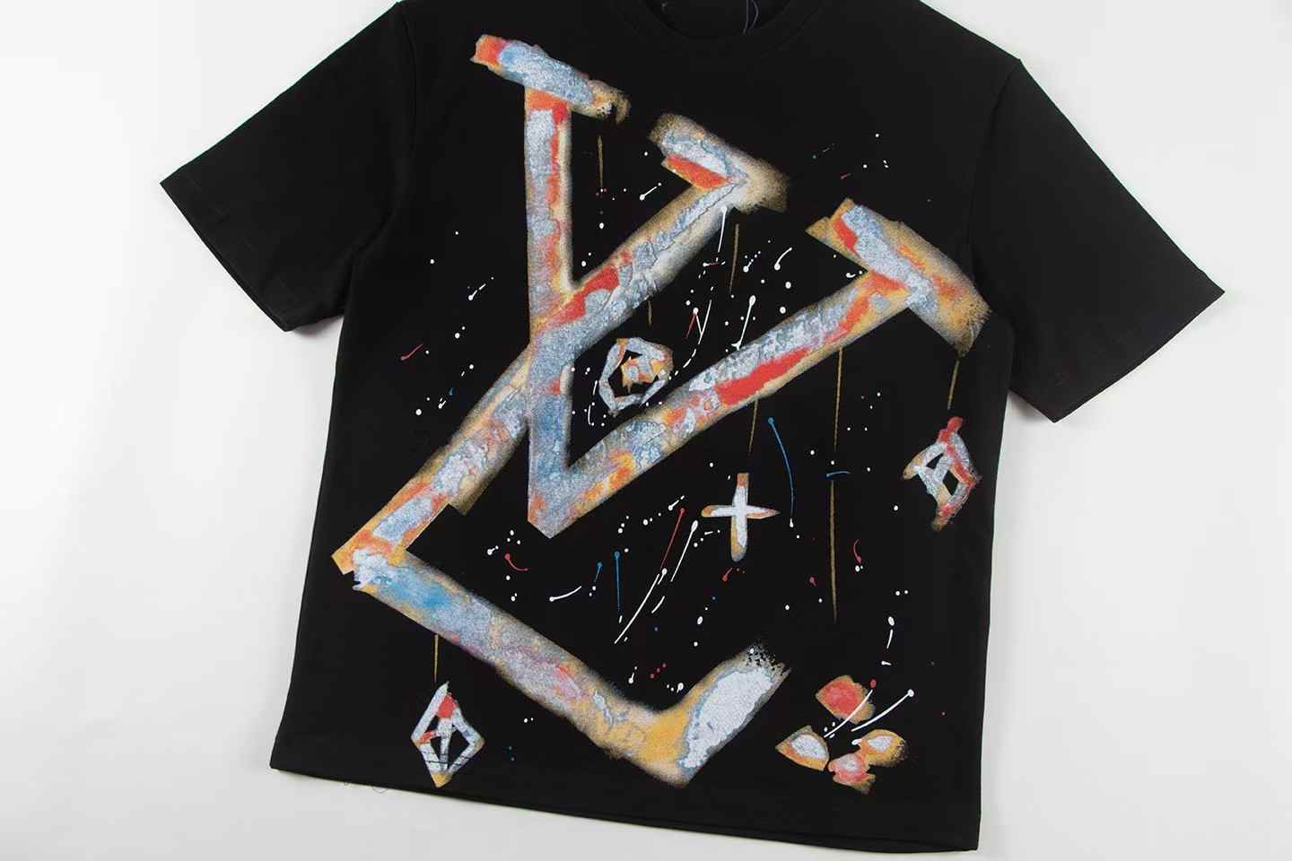 New colorful print t-shirt